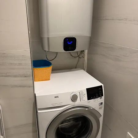 Premium 2 * טיראנה