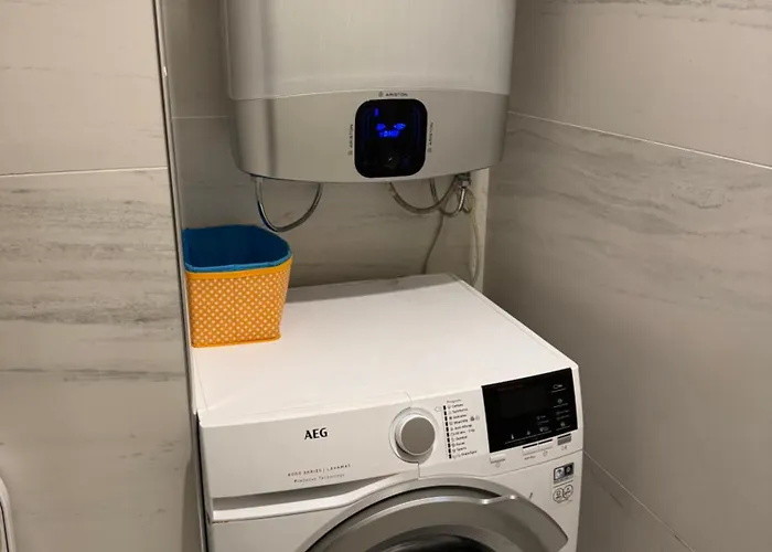 Premium 2 * ティラナ